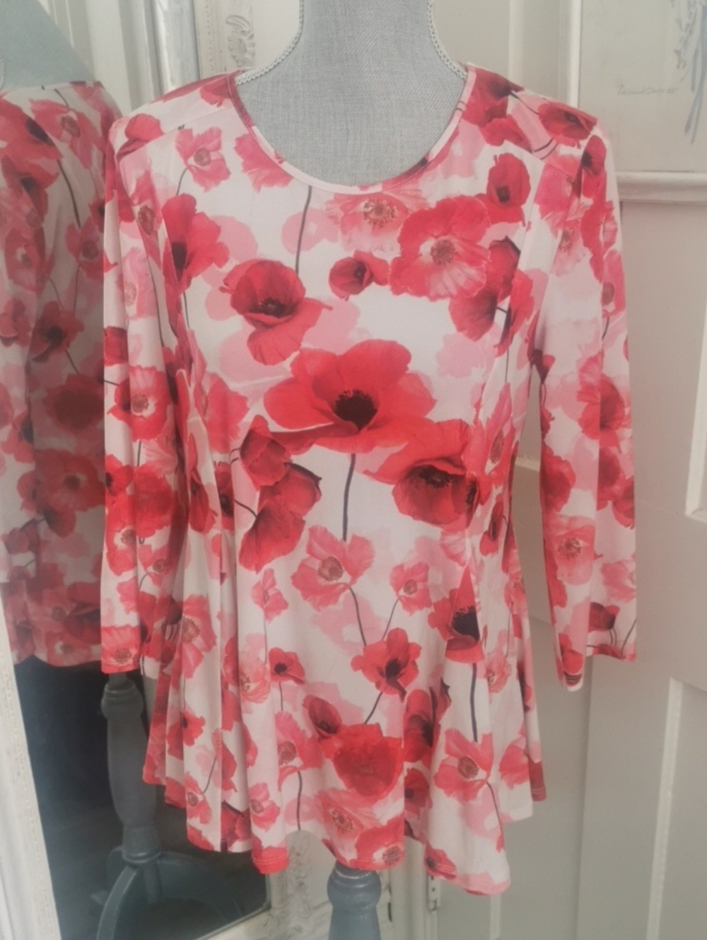 CeCe Women's Floral CottagecoreSwing Top  Red Poppy Print. Size M